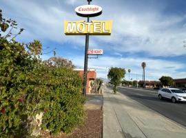 CoachLight Motel，位于赫米特的酒店