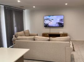 Canberra 3 Bedroom home to remember，位于Harrison的酒店