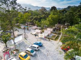 De Kampung Campsite，位于万挠的豪华帐篷营地