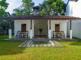 Summer House - Private villa close to International Airport BIA，位于贾埃勒的乡村别墅