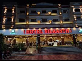 Hotel Nilkanth Rooms & Restaurant , Halol，位于Hālol的酒店