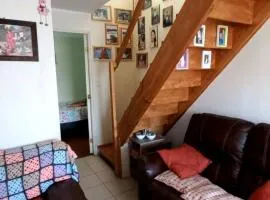 Casa con buena ubicación estacionamiento gratuito