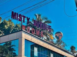 Misty Avenue Premium Rooms，位于Anachal的木屋
