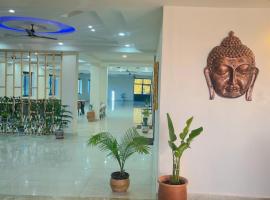 Hotel The JMC Chintpurni，位于Bharwain的酒店