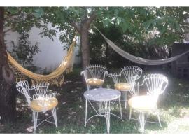 Mis helechos，位于米娜克拉韦罗的海滩酒店