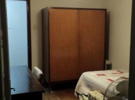 3B Habitación Norte Single con Baño privado al fondo，位于萨尔托的酒店