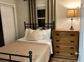 Charming and Convenient 2br 1ba apt - fully furnished and equipped - fast Internet
