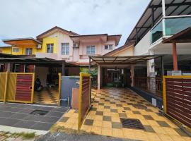 Homestay LaNik Saujana Utama 2，位于双溪毛糯的酒店