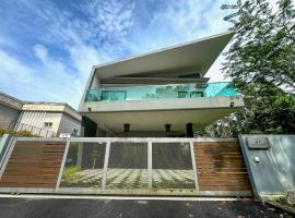 Seri Kembangan Equine Villa with Pool by Iconique，位于史里肯邦安的酒店