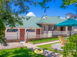 Juniper Green Gardens Resort, Mweiga，位于Kamwenja的酒店