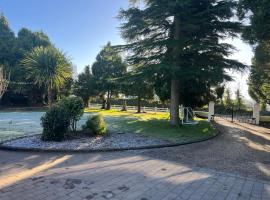 Country Retreat Near Emerald Park，位于Dunshaughlin的酒店