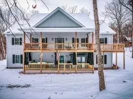 Sauna - Hot Tub - Theater - Arcade - Family Fun