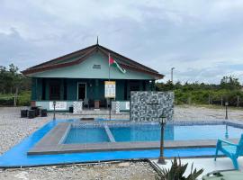 Rumah Armand Studio Family with Swimming Pool Pengkalan Balak Tg Bidara Masjid Tanah Melaka，位于Kampong Ayer Hitam Ulu的酒店