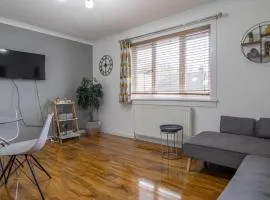 1 bed apartment central Hamilton free wifi with great transport links to Glasgow