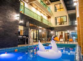 Piranha Poolvilla，位于梭桃邑的酒店