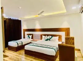 Hotel Grand White 350 mtr from Golden Temple