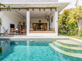 Adorable 1BR villas in the herat of Seminyak，位于塞米亚克的酒店