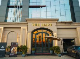 The Eliot Hotel & Banquet，位于诺伊达的酒店