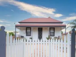 Charming 3 bedroom wine country cottage
