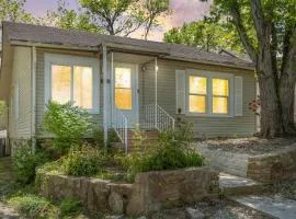 Downtown Branson Bungalow