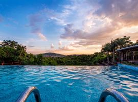 Pousada Cavaleiro dos Pireneus，位于皮雷诺波利斯的酒店