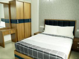 Alite Enclaves Fully furnished apartments，位于德里久尔的酒店