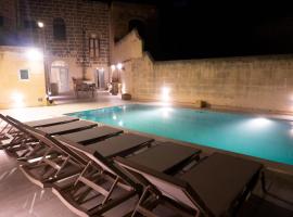 SurWig Vacation Townhouse，位于Kerċem的酒店