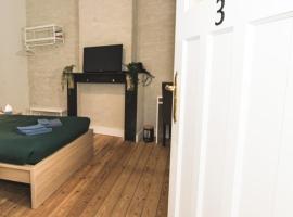 Cozy and confortable room near Brussels Central Station，位于布鲁塞尔的酒店