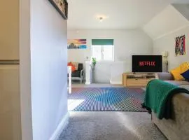 Stylish 2 Bedroom Maisonette in Hatfield by HP Accommodation