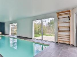 L'Atrie - Gîte avec piscine et jacuzzi，位于Aizenay的家庭/亲子酒店