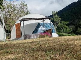 Glamping Karl，位于蒙泰韦尔德哥斯达黎加的豪华帐篷营地