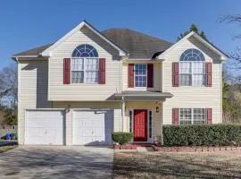 Pet-Friendly Georgia Escape with Deck, Grill and Yard!