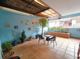 Cheerful 6BR Town House @ Geortown for 5-14pax by Cohans，位于乔治市的酒店