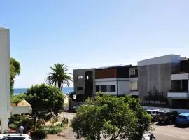 ‘Waters Edge’ - Central Location & Renovated