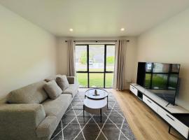 Leisure Holiday Home Lake Hayes Easte Queenstown，位于箭镇的别墅