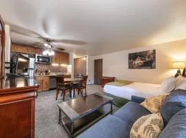 Cozy Studio w/Kitchenette Easily Accessible #113 at Donner Lake Village