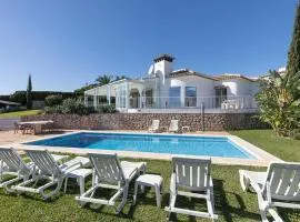 010 Luxurious 4 Bed Villa, Private Pool and Sea Views
