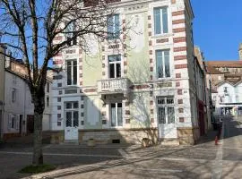 Appartement 3 étoiles tout confort, près des thermes, avec toit-terrasse ensoleillé à Bourbonne-les-Bains - FR-1-611-97