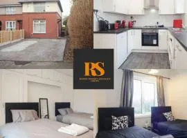 Lovely 2 Bedroom House Sheffield Central Location
