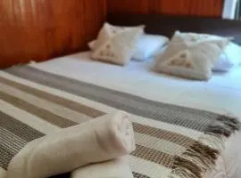 Hostal El Baltico，位于卡斯特鲁的海滩短租房