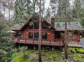 Exquisite Log Cabin in the Pines and Very Private，位于索诺拉的乡村别墅