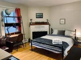 Cozy Apt #4 in DT Halifax