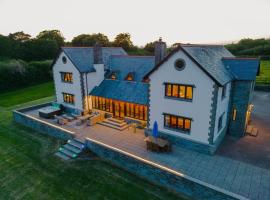 6 Bed in Clovelly 1.5mls S 91361，位于克洛韦利的酒店