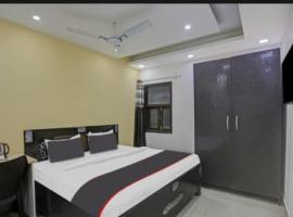Qotel Residency01 Greater kailash，位于新德里的酒店