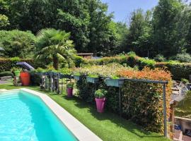 Gîte de France Gite capucine 2 épis - Gîte de France 2 personnes MAE-6564，位于Aubazines的酒店