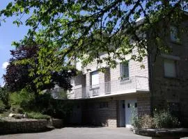 Gîte de France à Soudeilles 3 épis - Gîte de France 14 personnes MAE-9574