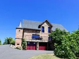 Gîte de France De chapdevialle la croisée des vents 4 épis - Gîte de France 12 personnes MAE-0064
