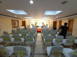 HOTEL XAVIER'S AVENUE PVT LTD，位于Thodupuzha的酒店