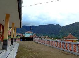 Bromo Holiday Guest House，位于Ngadisari的酒店