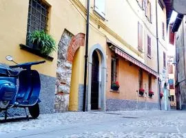 Iseo Portelle Holiday with private parking and bike storage